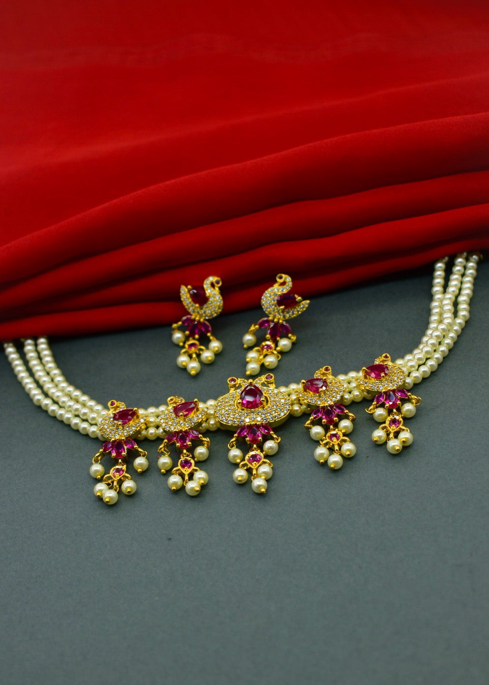 IMPRESSIVE PEACOCK NECKLACE