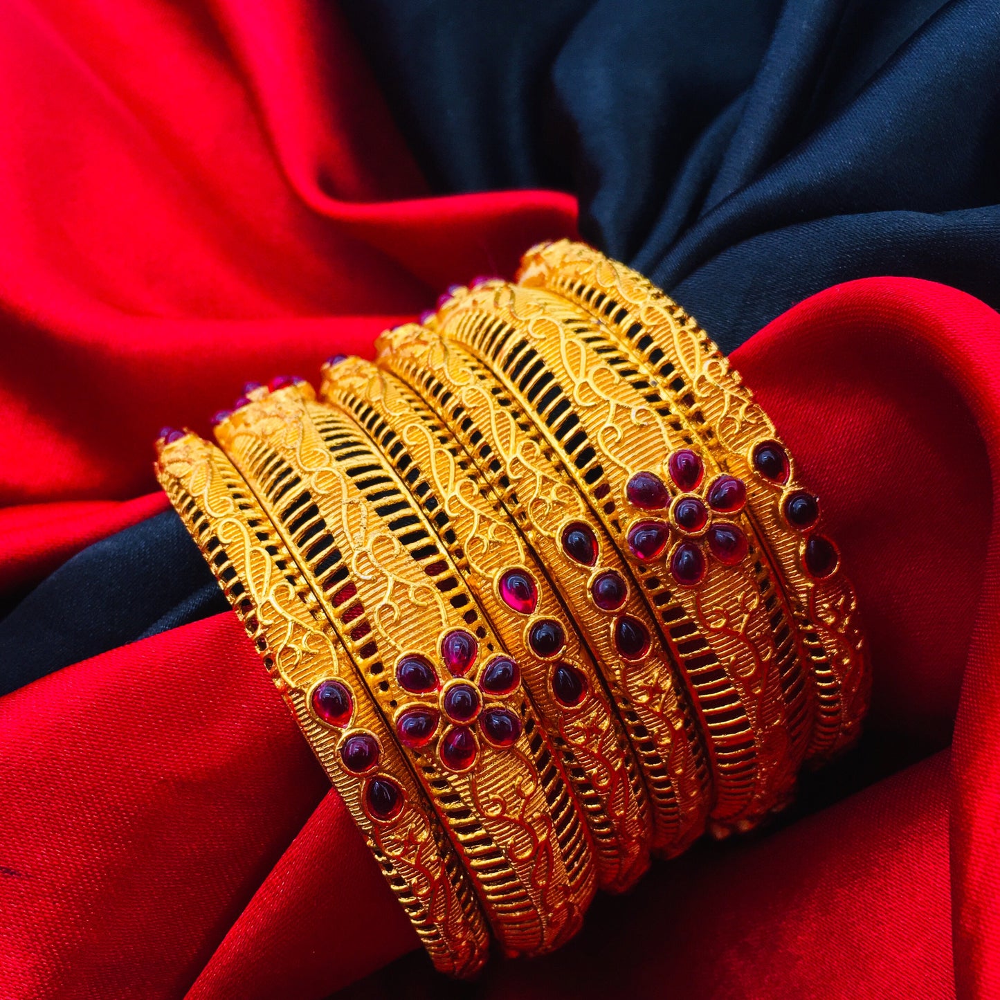 STYLISH KEMP STONE BANGLES