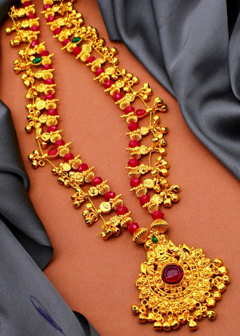 MORNAKSHI KOLHAPURI SAAJ