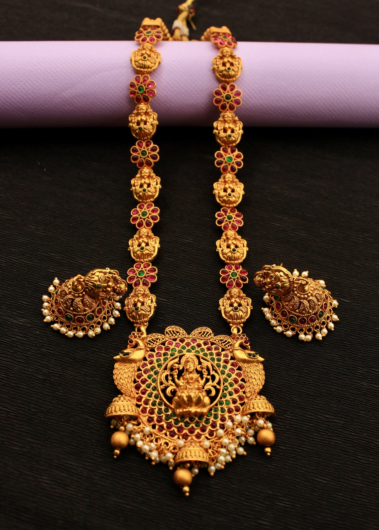 CAPTIVATING MATTE NECKLACE