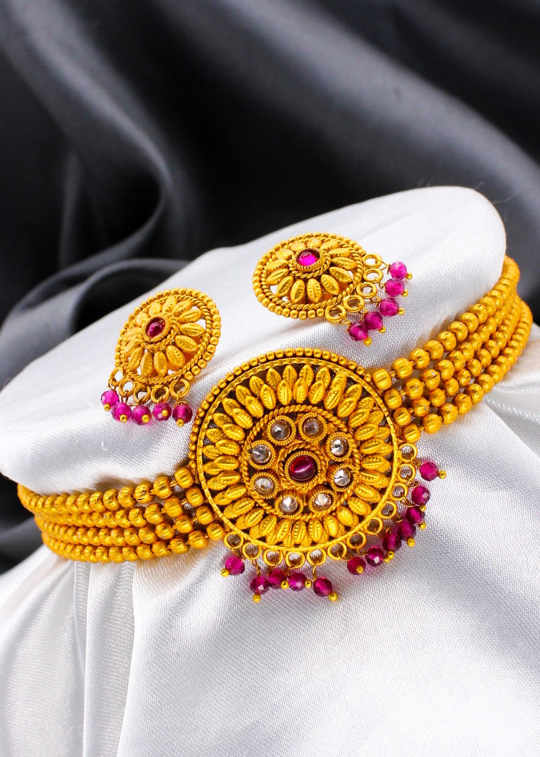 MATTE GOLD FINISH CHOKER