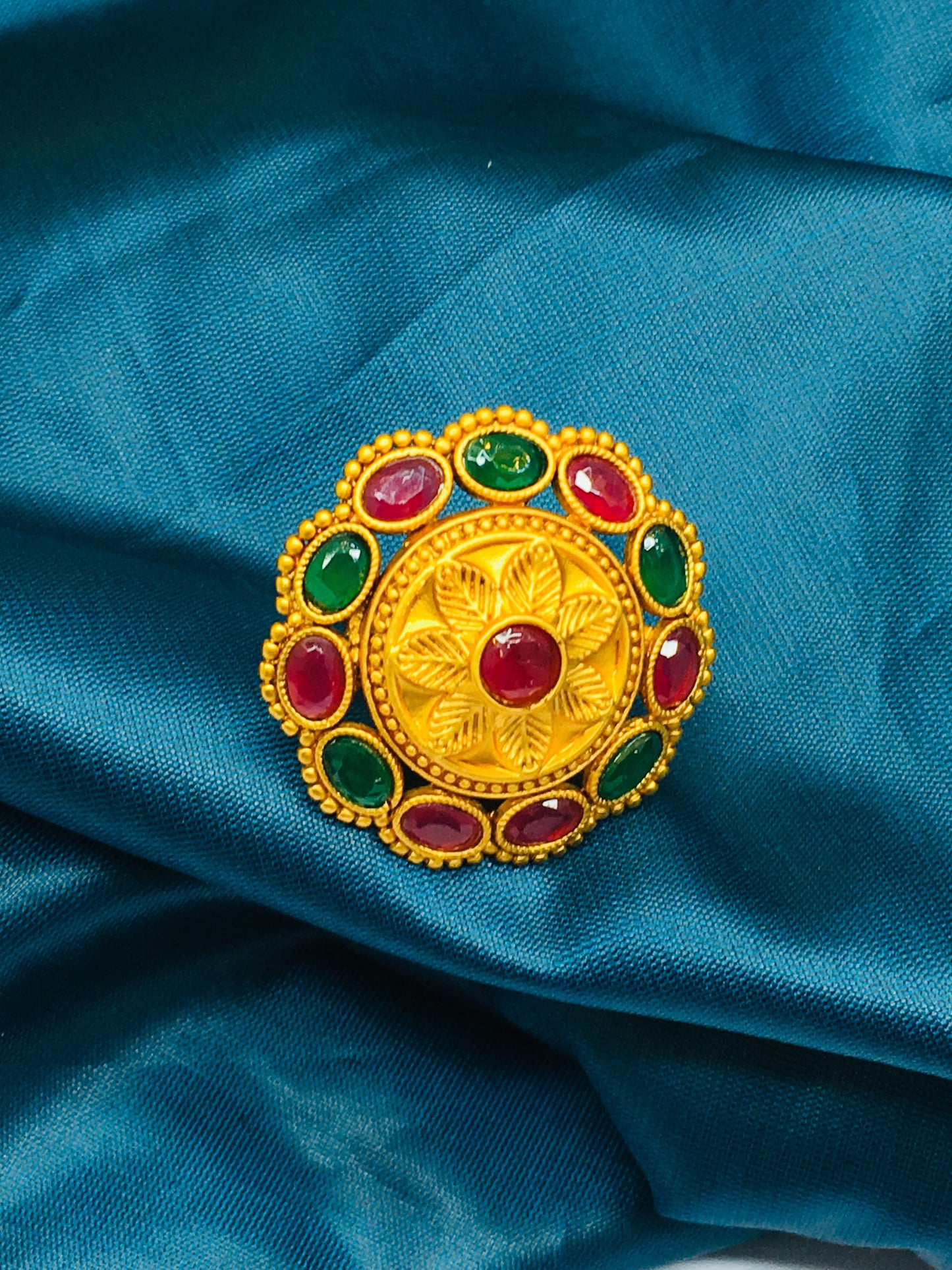 ELEGANT LEAF DESIGNER RING