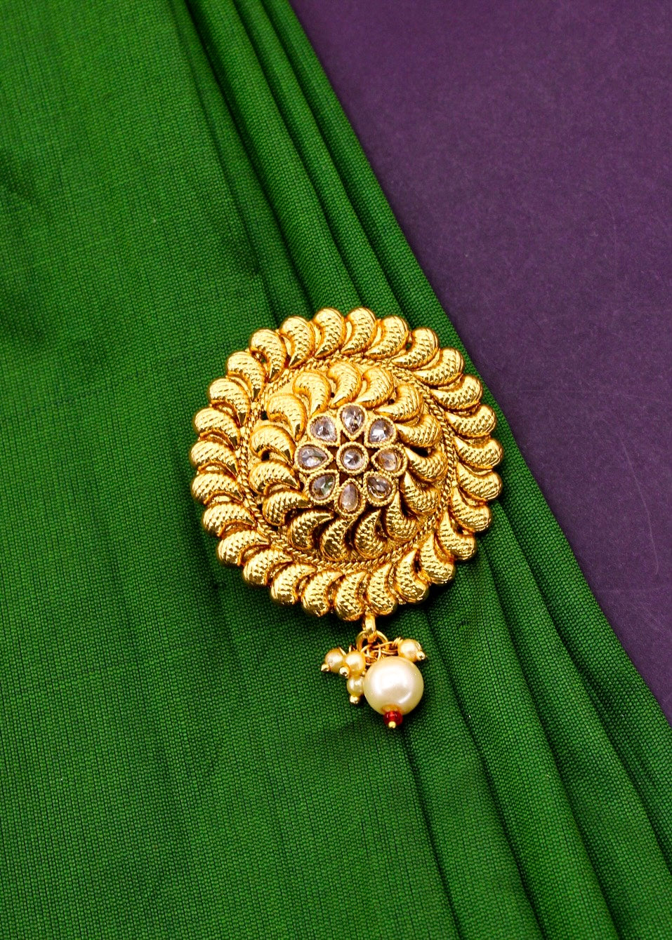 CIRCLE DESIGNER SAREEPIN