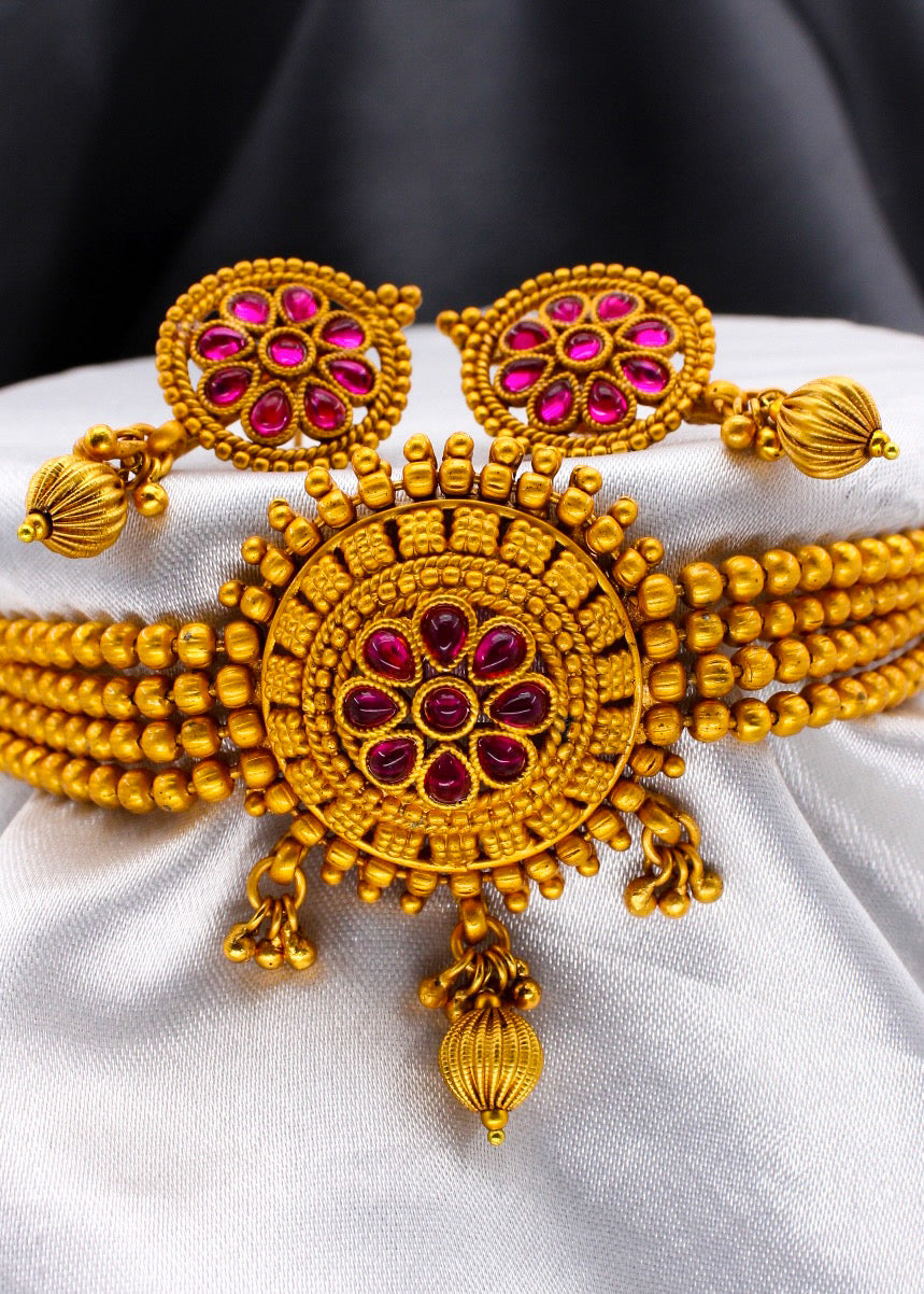 CIRCLE DESIGNER CHOKER