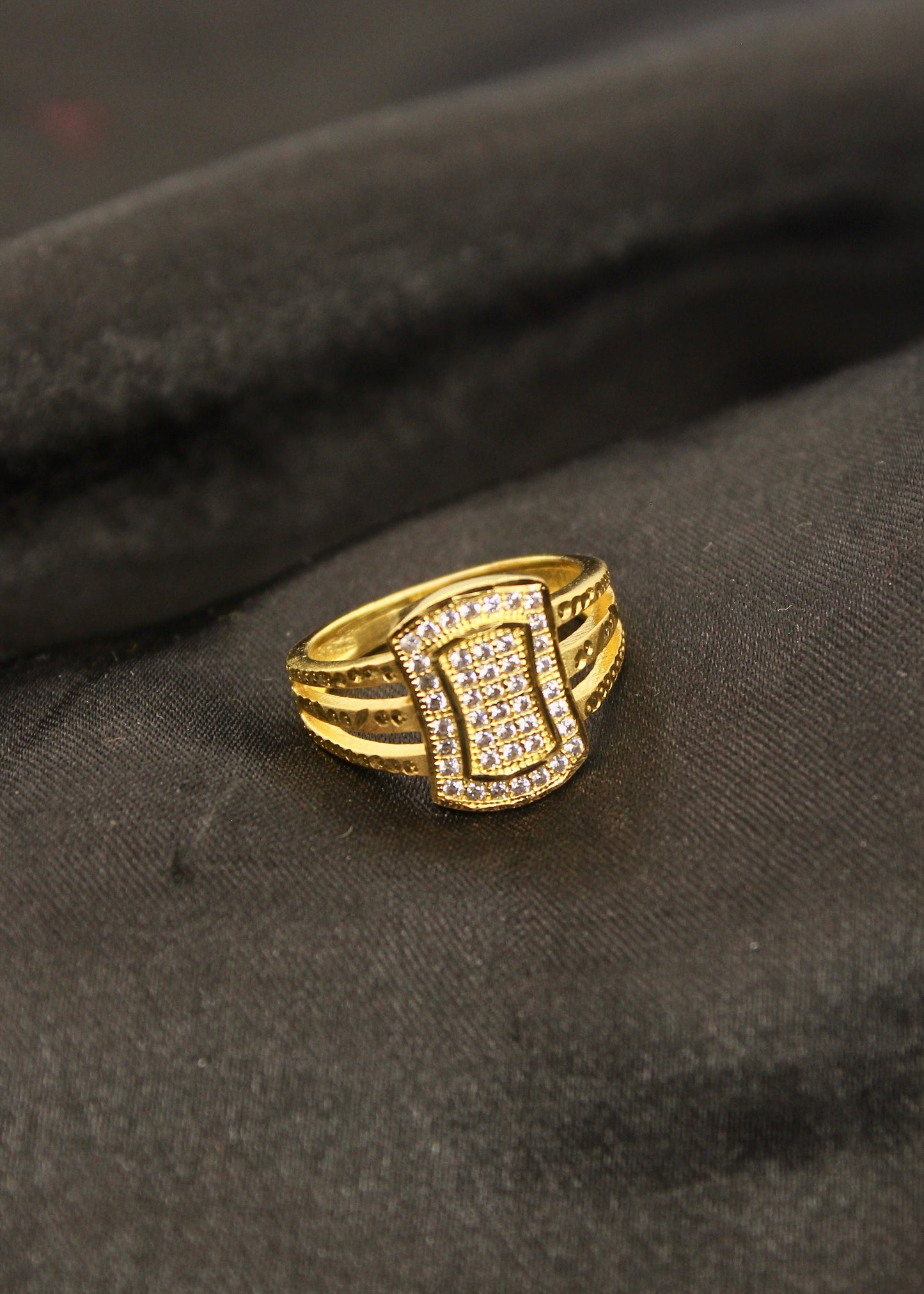 SPLENDID GOLD PLATED MEN'S RING