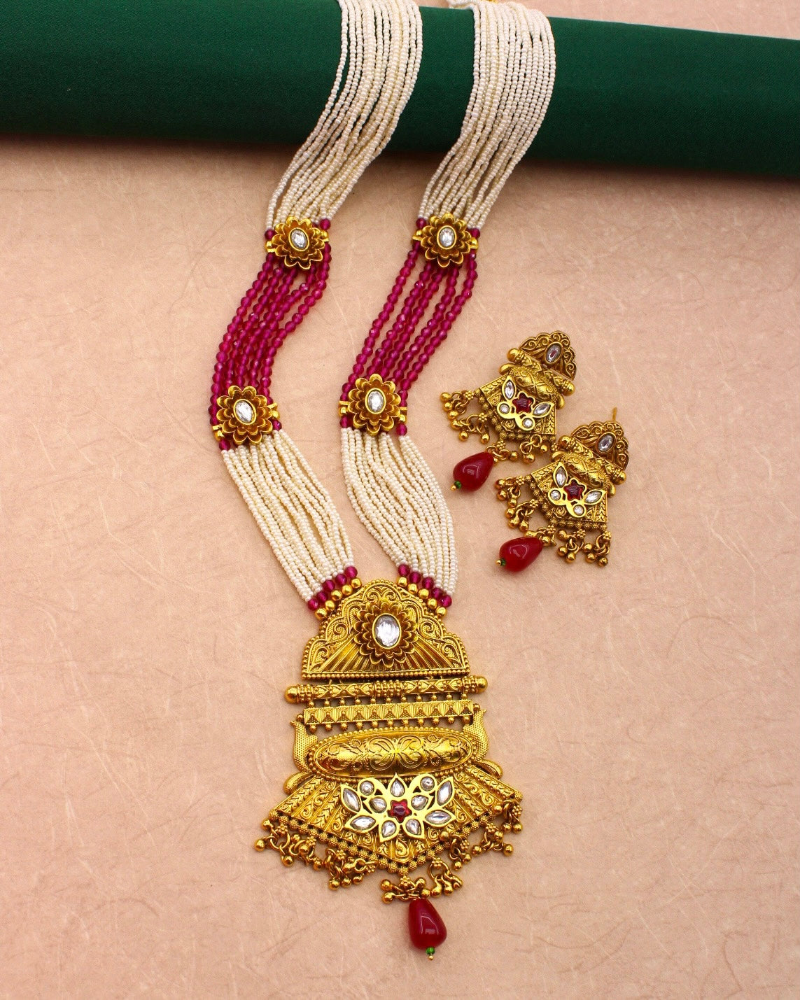 GORGEOUS RAJWADI MOTI NECKLACE