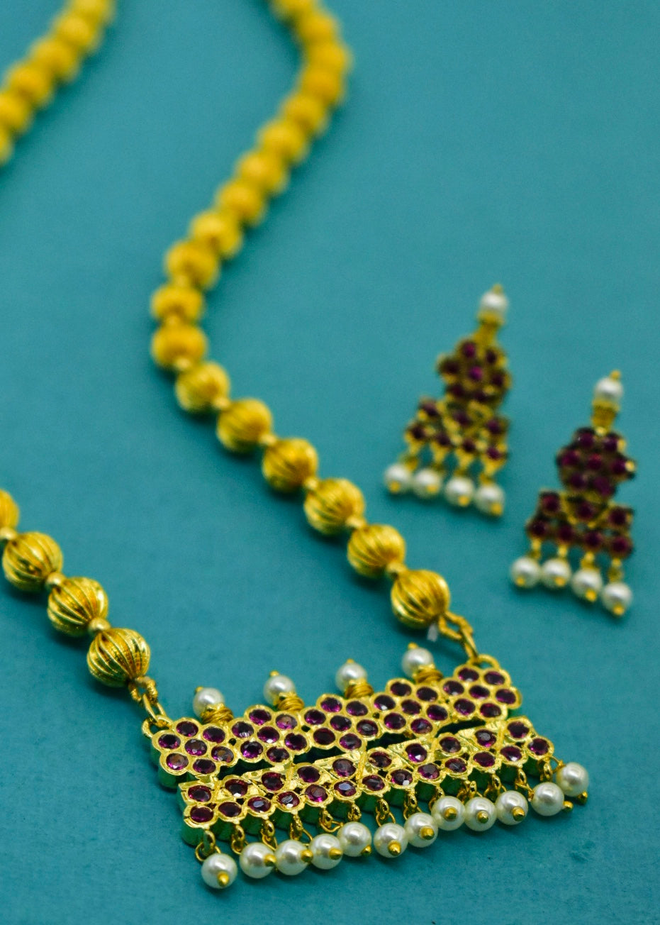IMPRESSIVE MALHAR NECKLACE