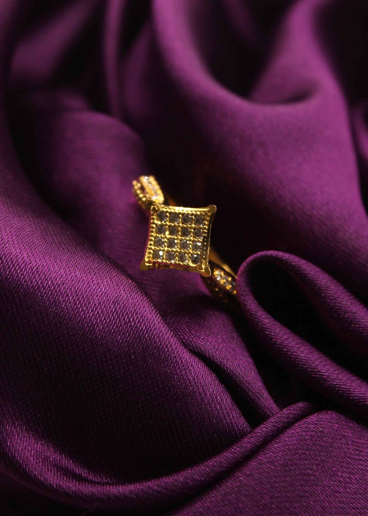 SQUARE DESIGNER FINGER FING