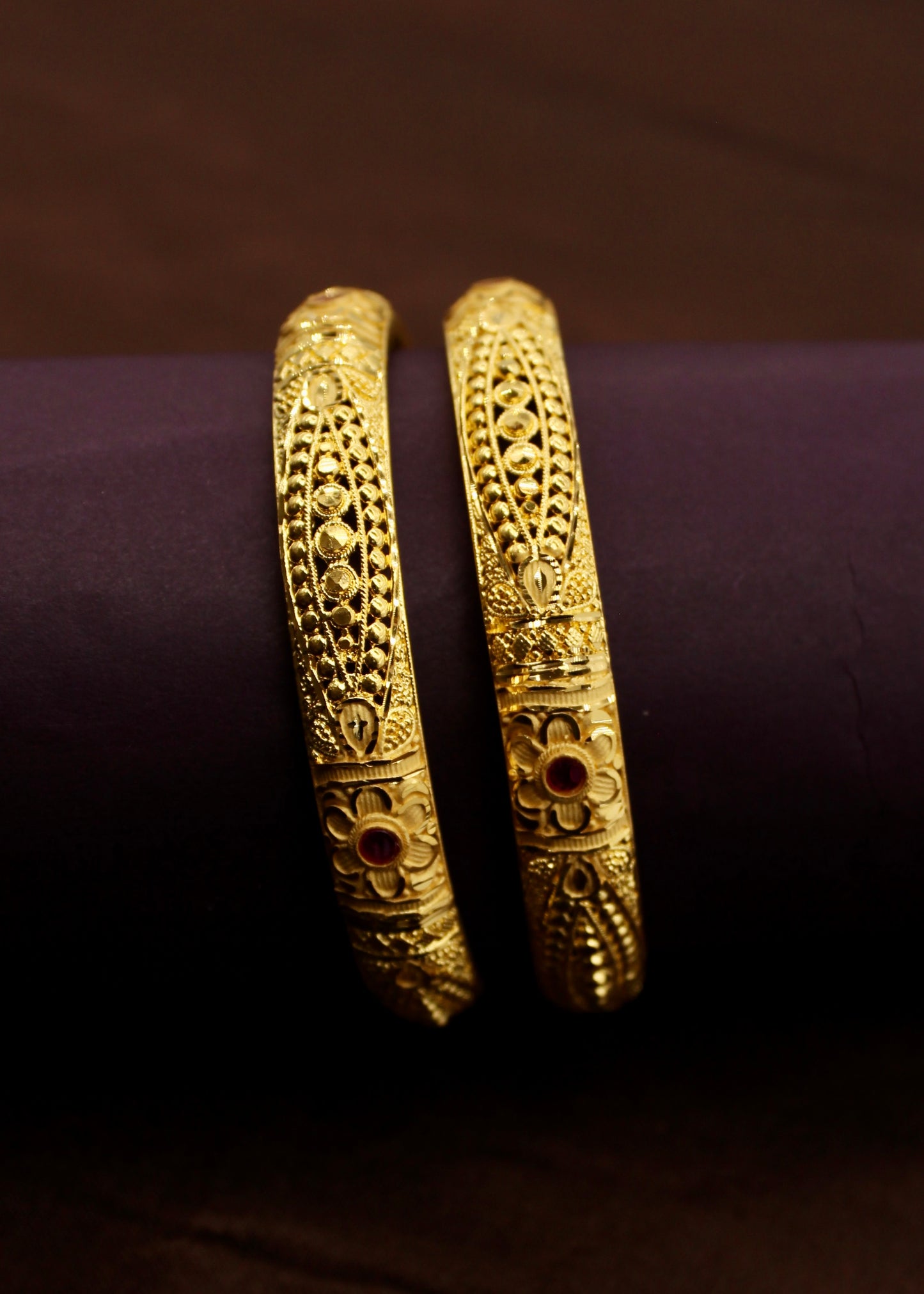RADIANT FLORET GOLDEN BANGLE