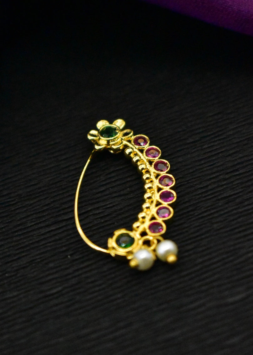 APPEALING DIA NOSE PIN