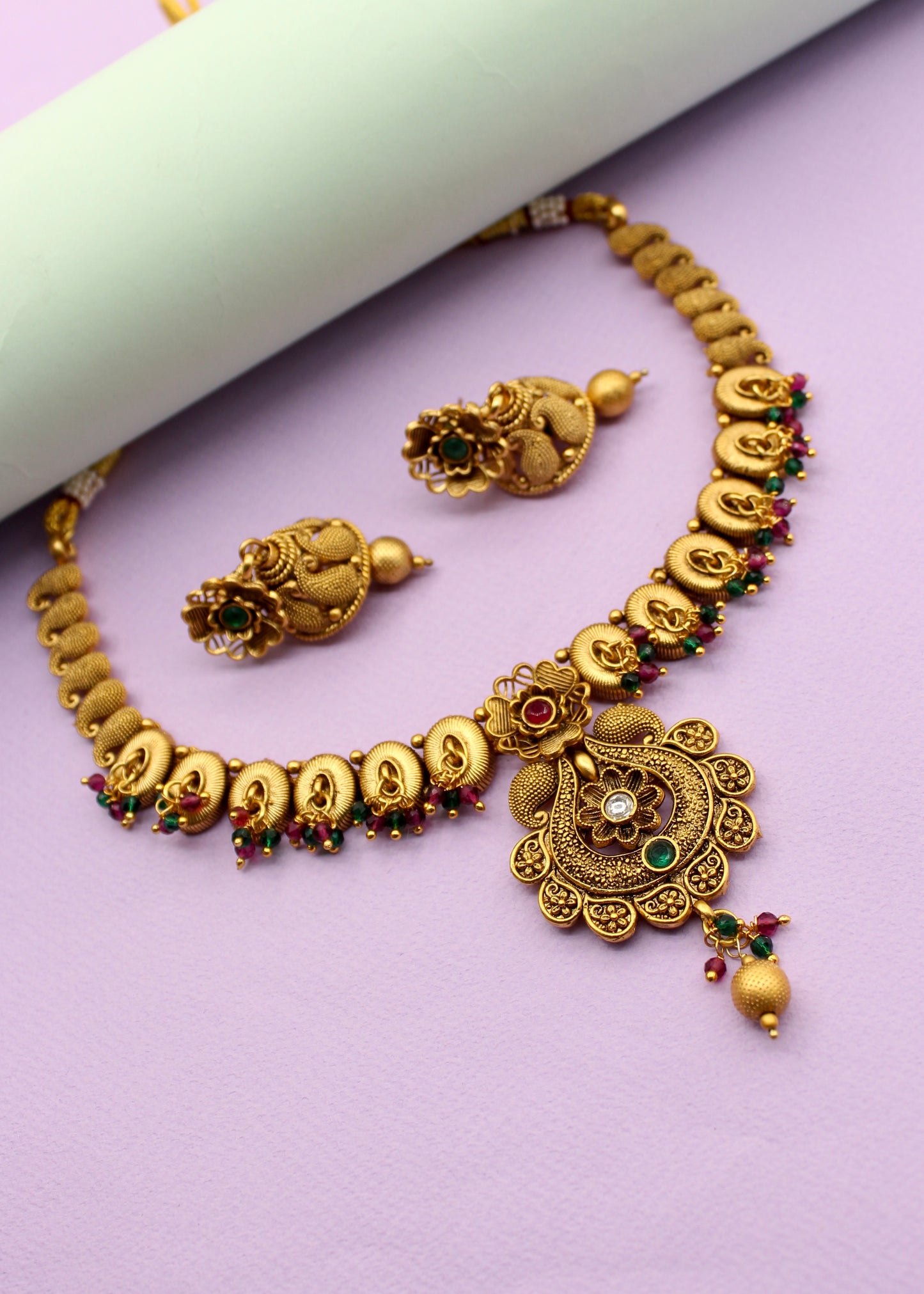 IMPRESSIVE AHILYA NECKLACE