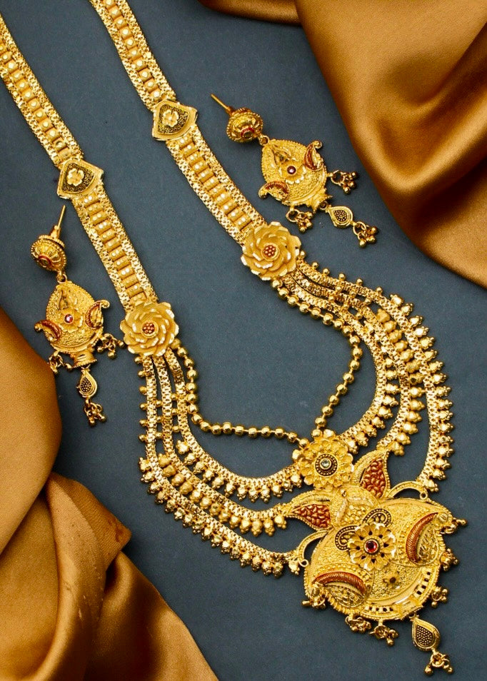 LEAFY FLORAL MINA NECKLACE