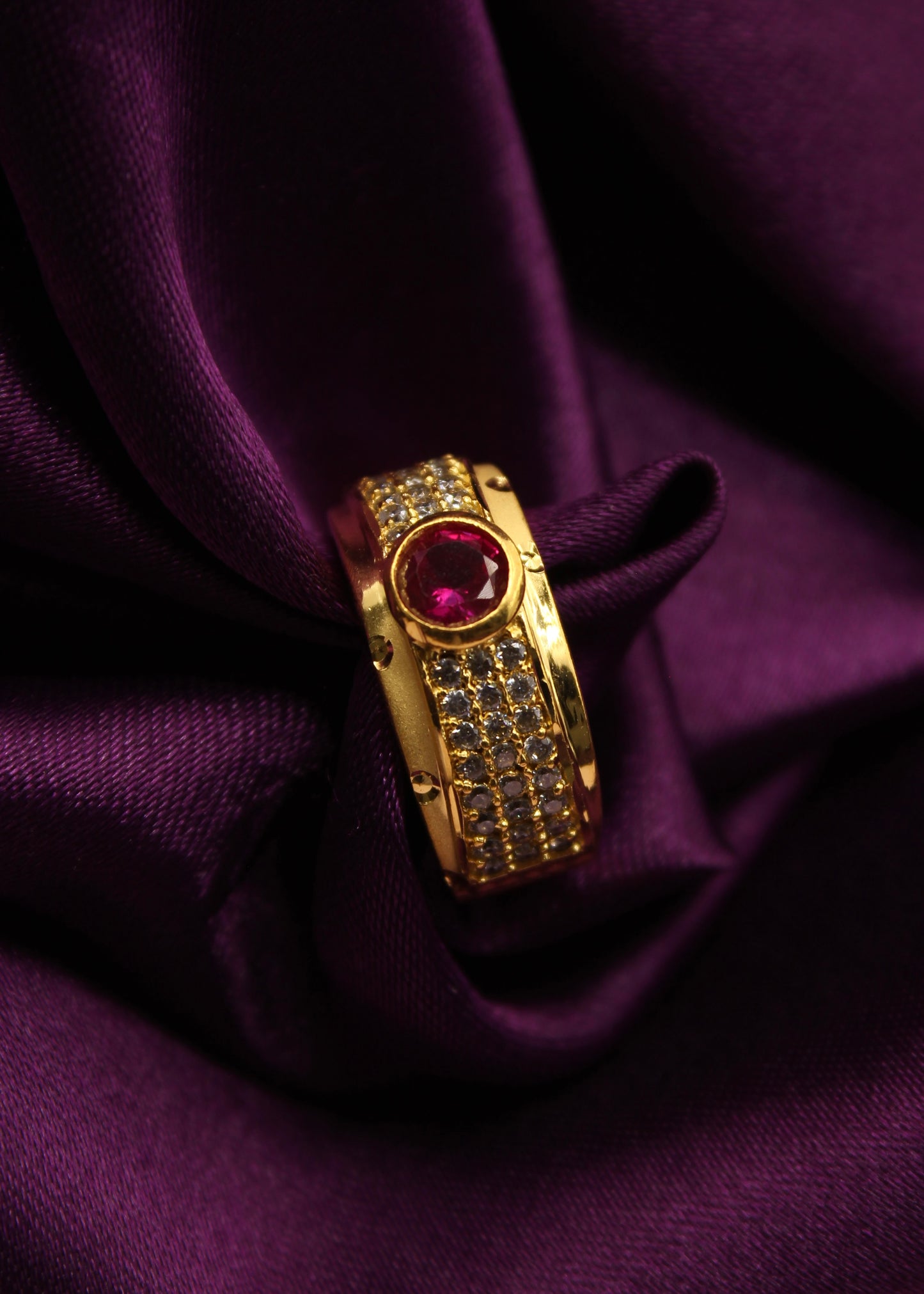 ETHEREAL GOLD PLATED FINGER RING no