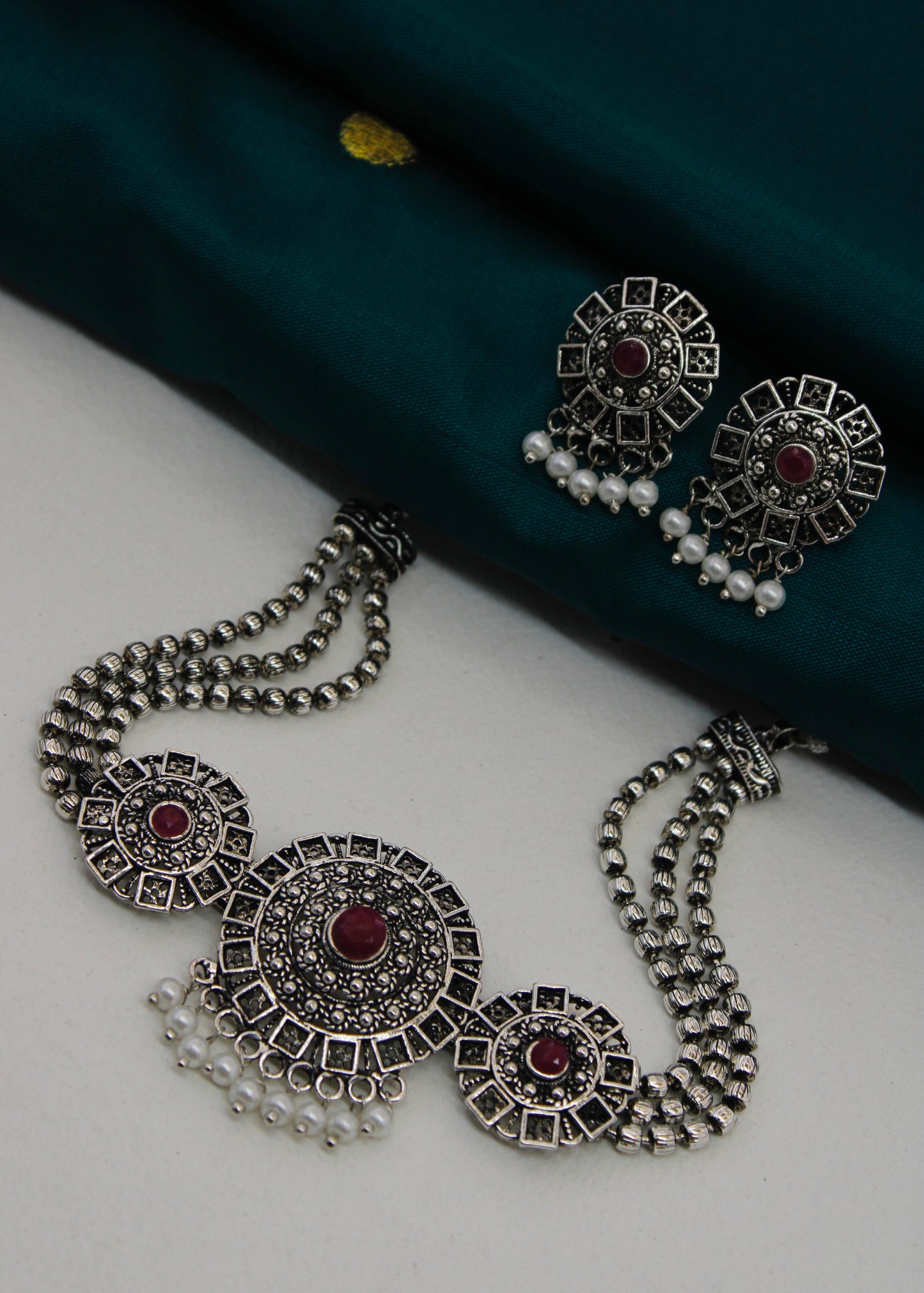 SQUARE DESIGNER CHOKER