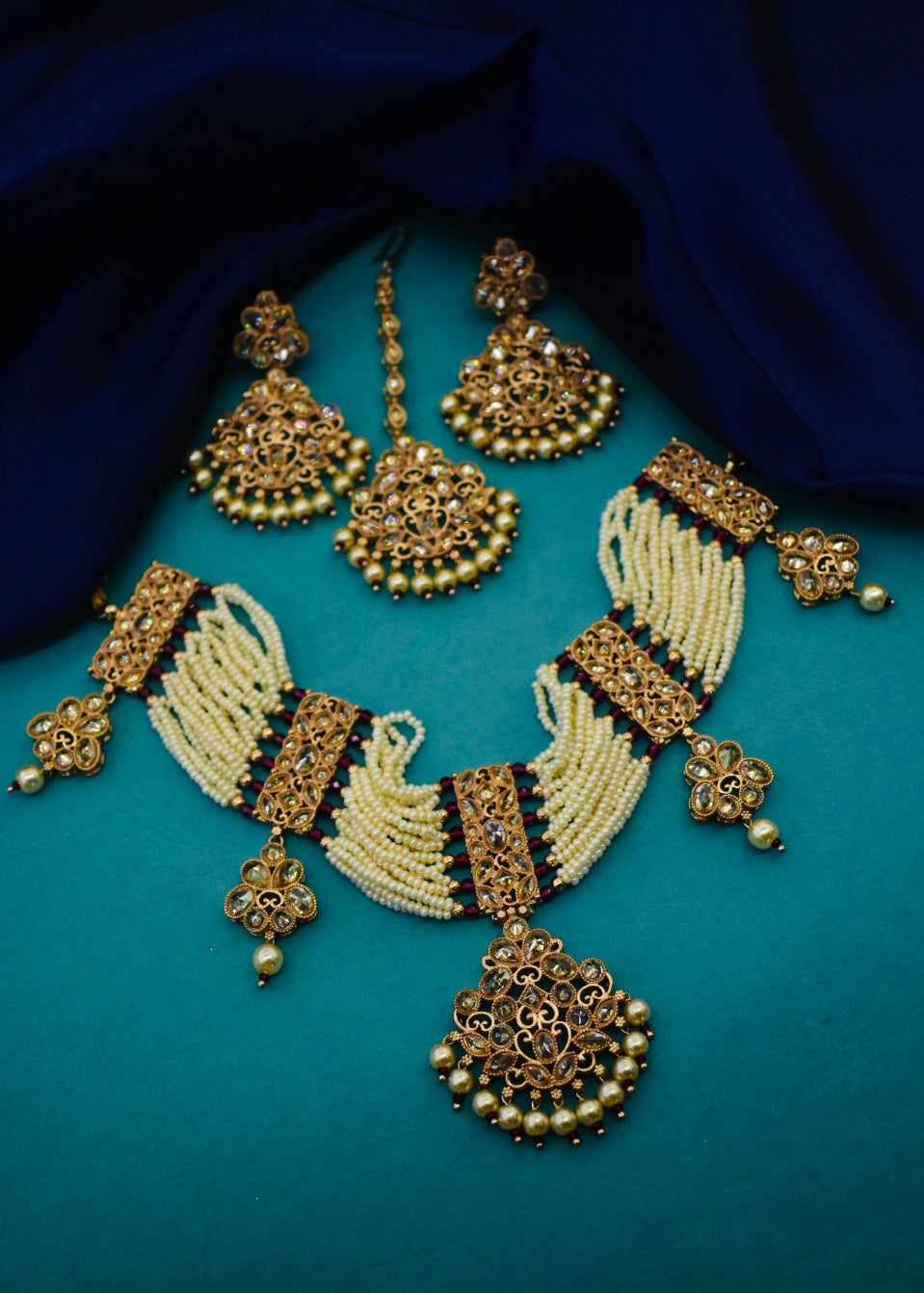 AHILYA NECKLACE