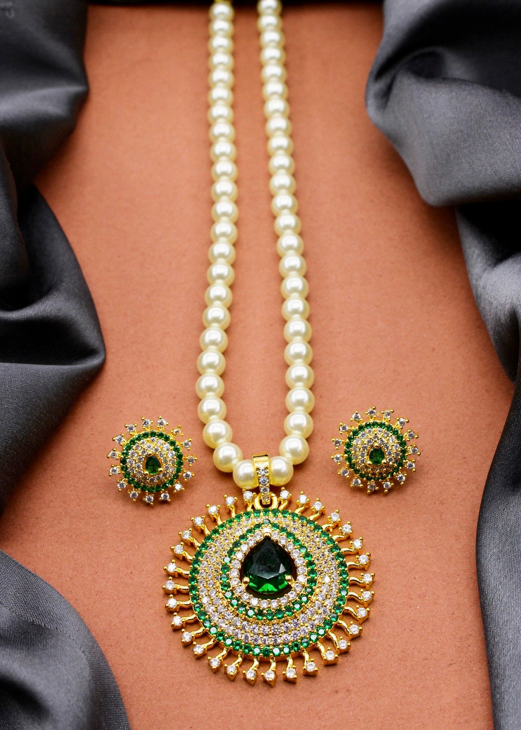 DROPLET DESIGNER NECKLACE
