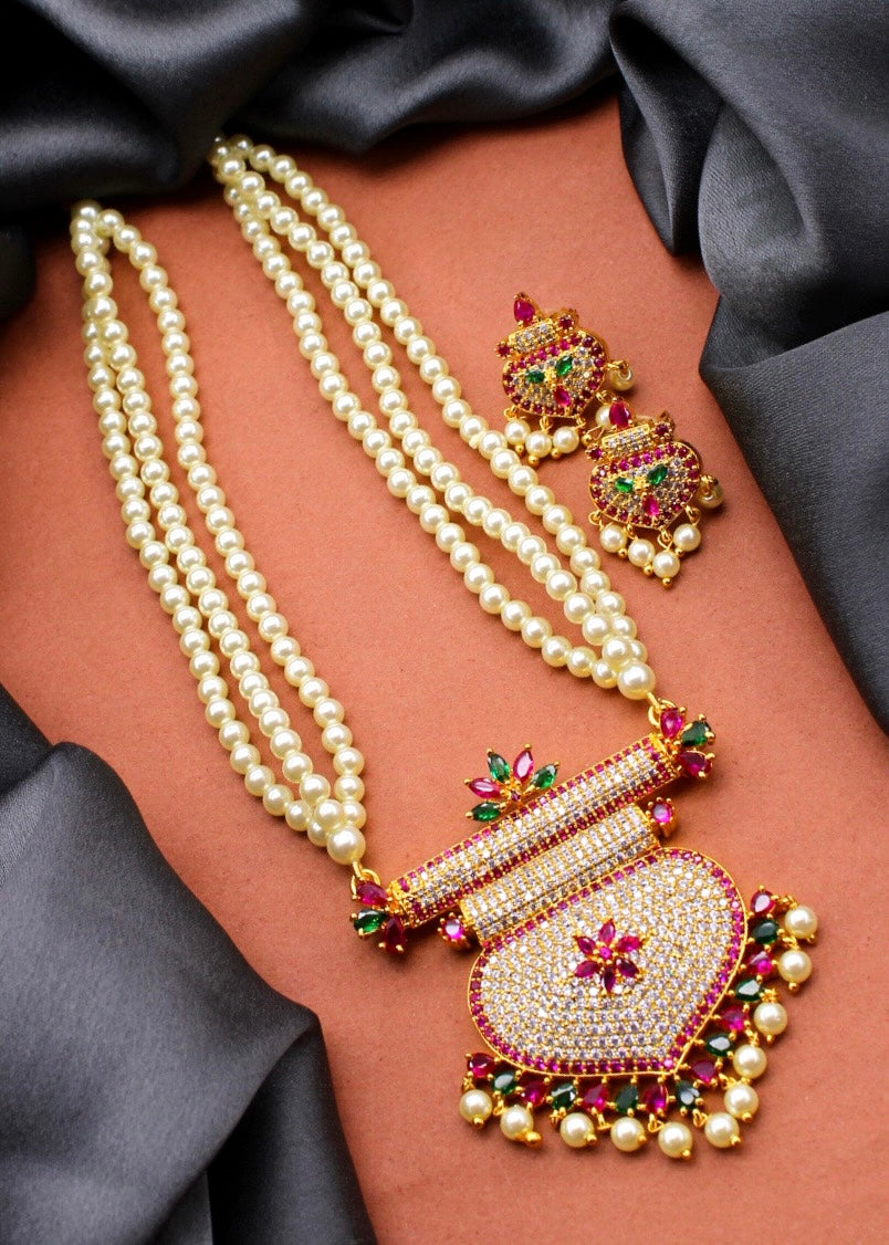 IMPERIAL MOTI NECKLACE