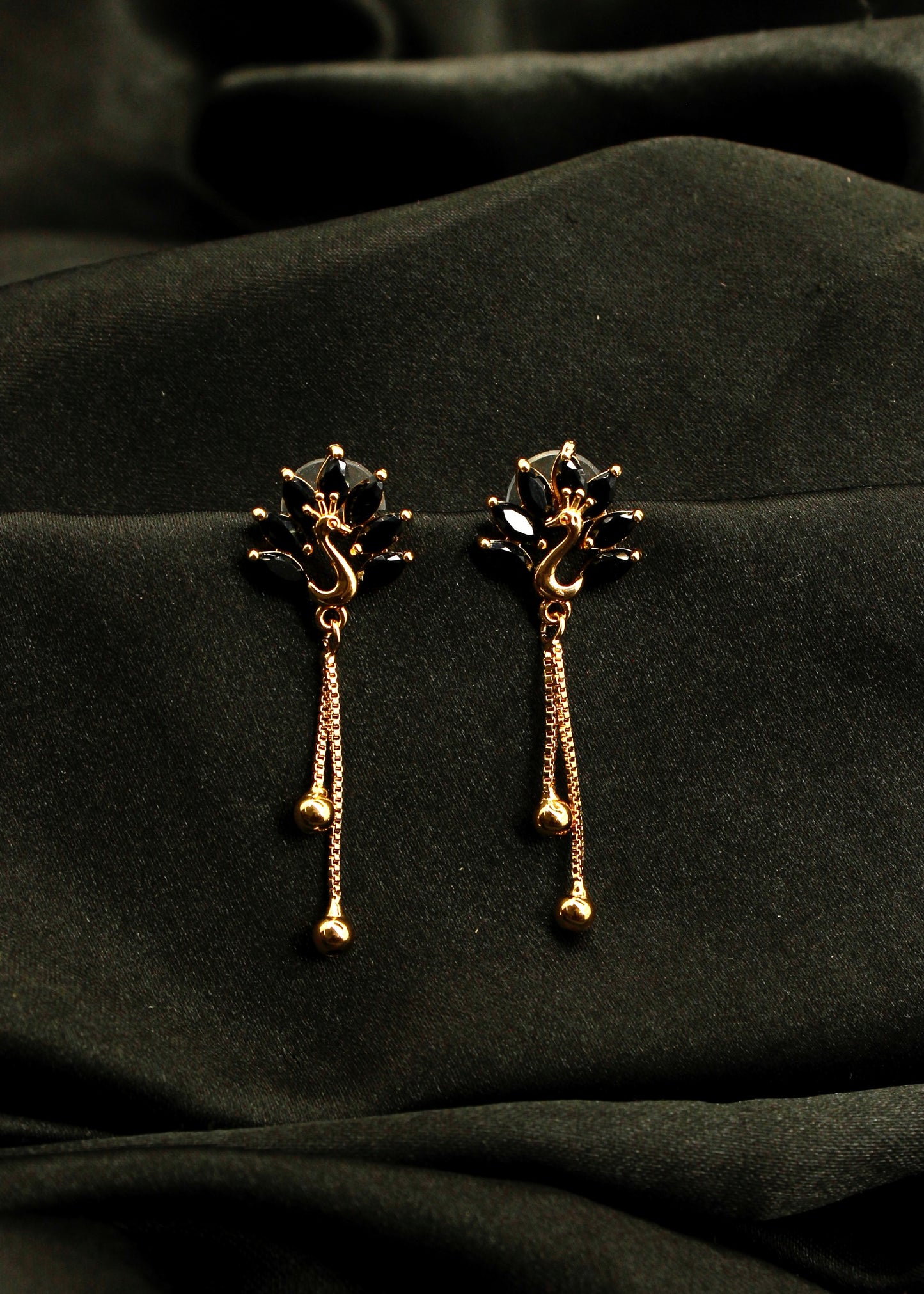 GRACEFUL PEACOCK DIA EARRINGS