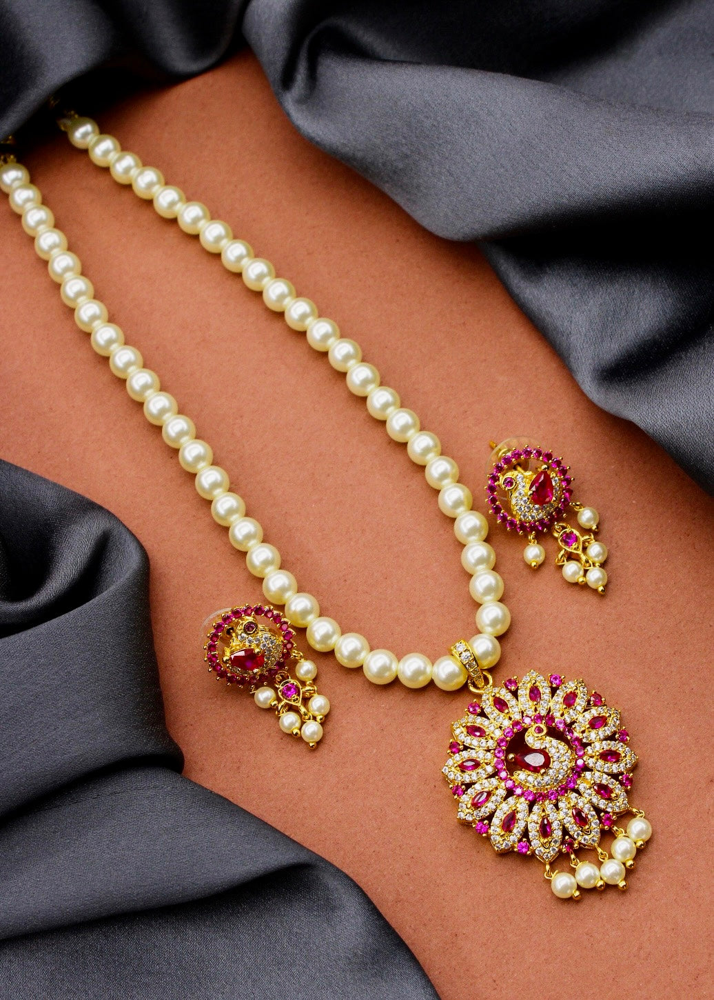 DESIGNER PEACOCK NECKLACE