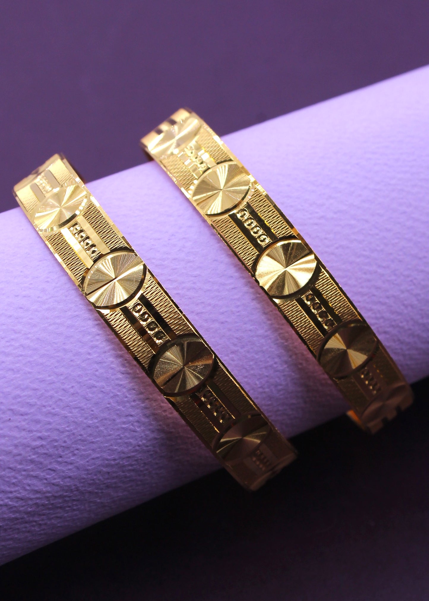 APPEALING GOLDEN BANGLES