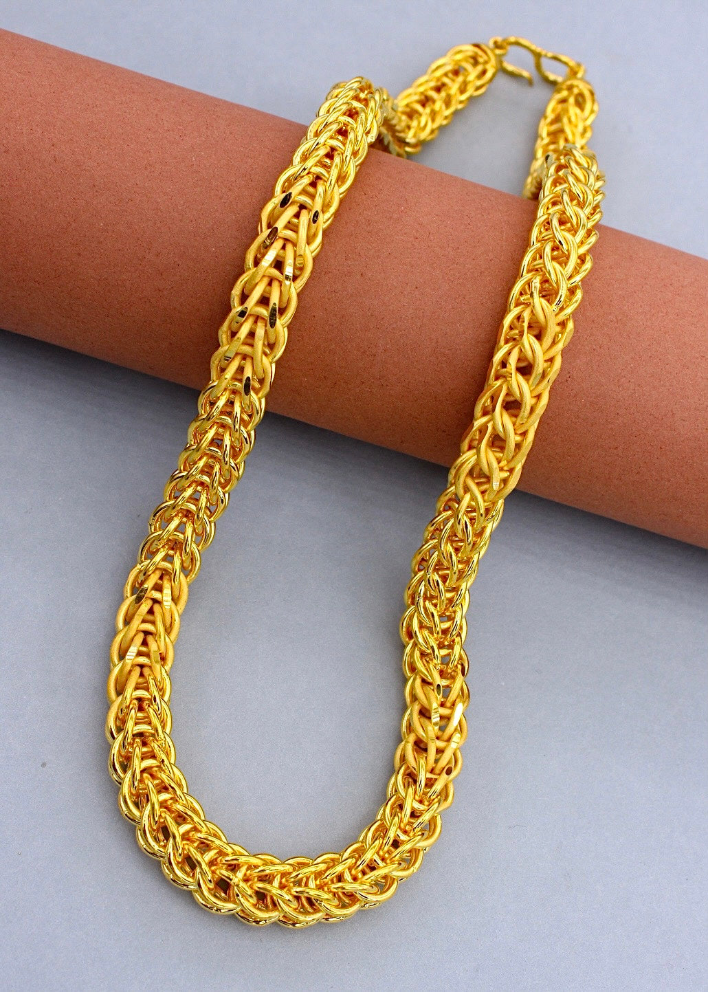 ROUND DESIGN CHAIN
