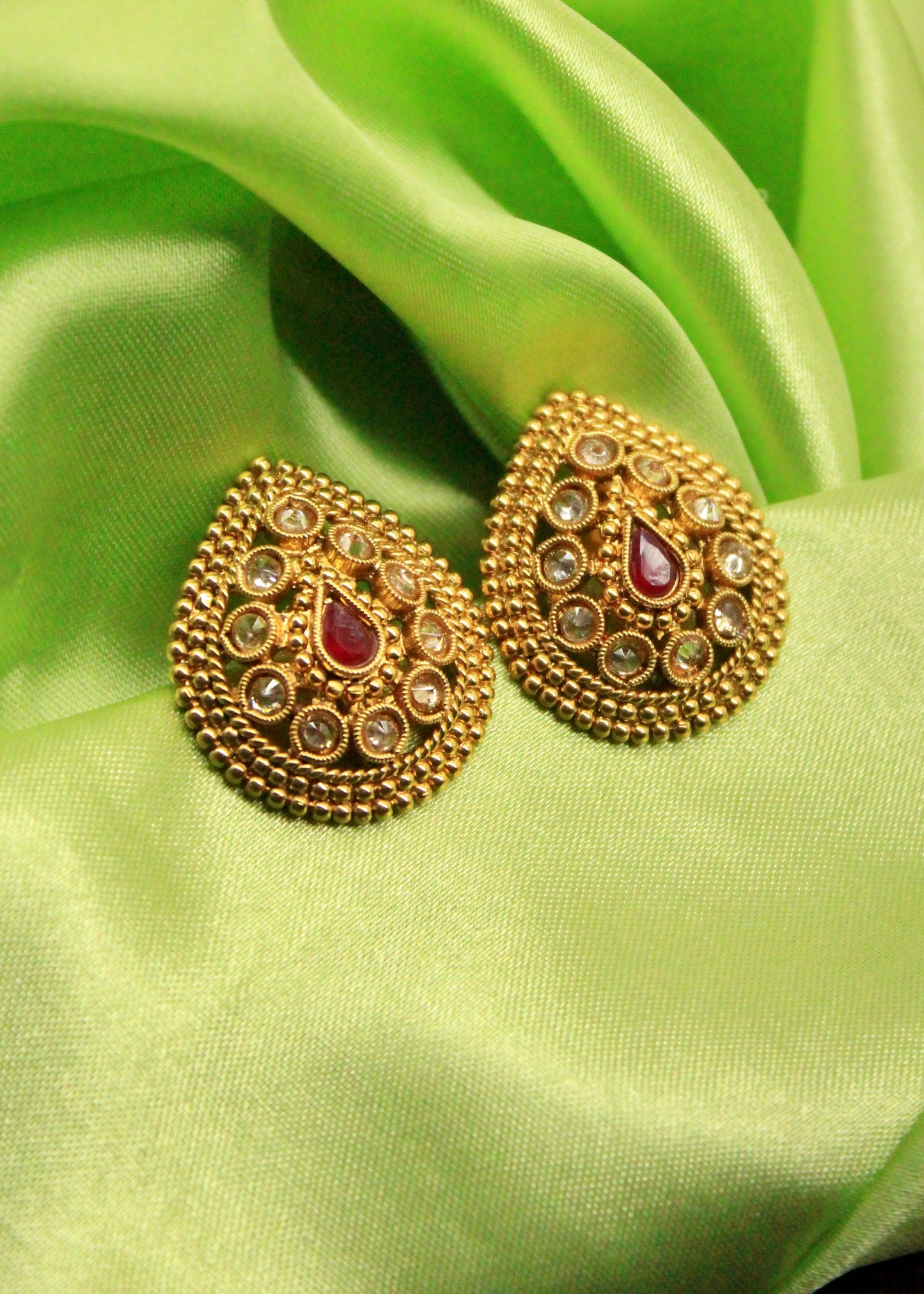 BEWITCHING TRADITIONAL EARRINGS
