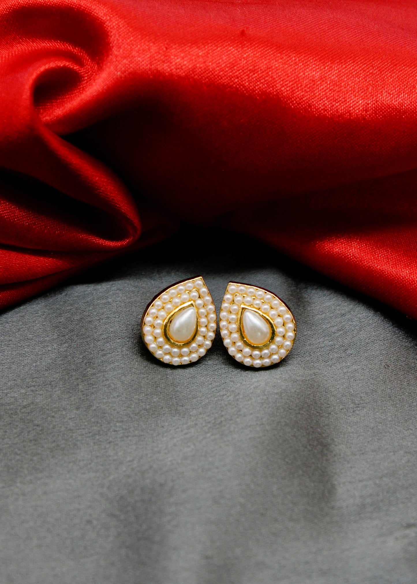 DROPLET MOTI STUDS