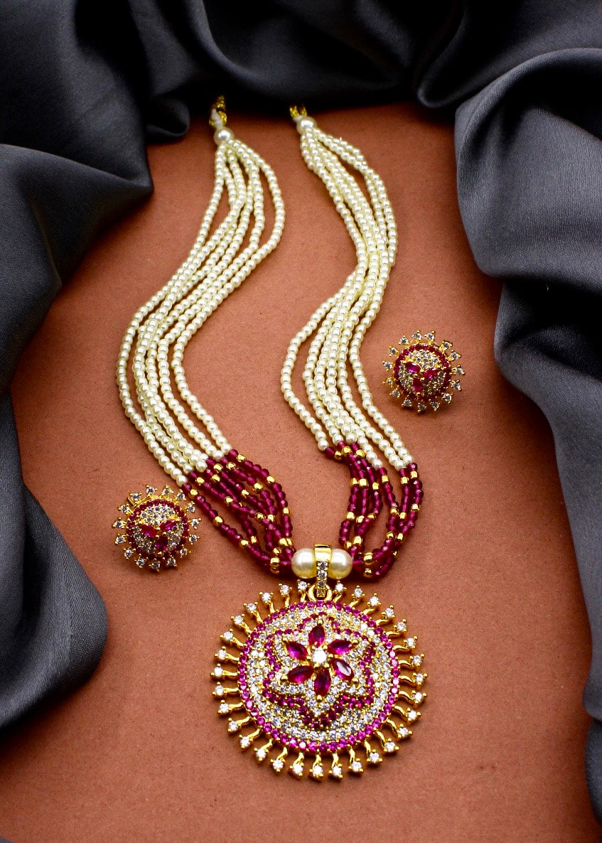 CIRCLE DESIGNER NECKLACE