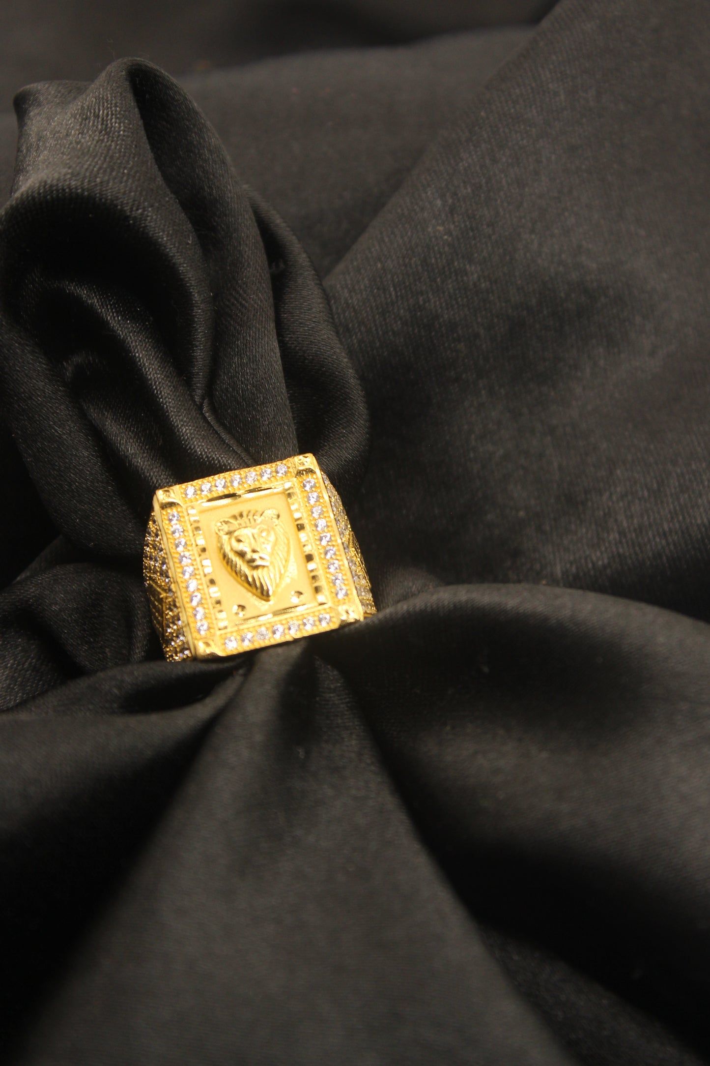 DELIGHT GOLDEN MEN'S RING