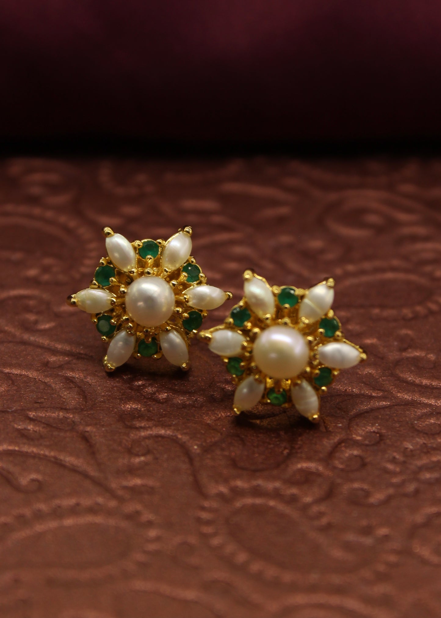 DELIGHTFUL PEARL STUDS
