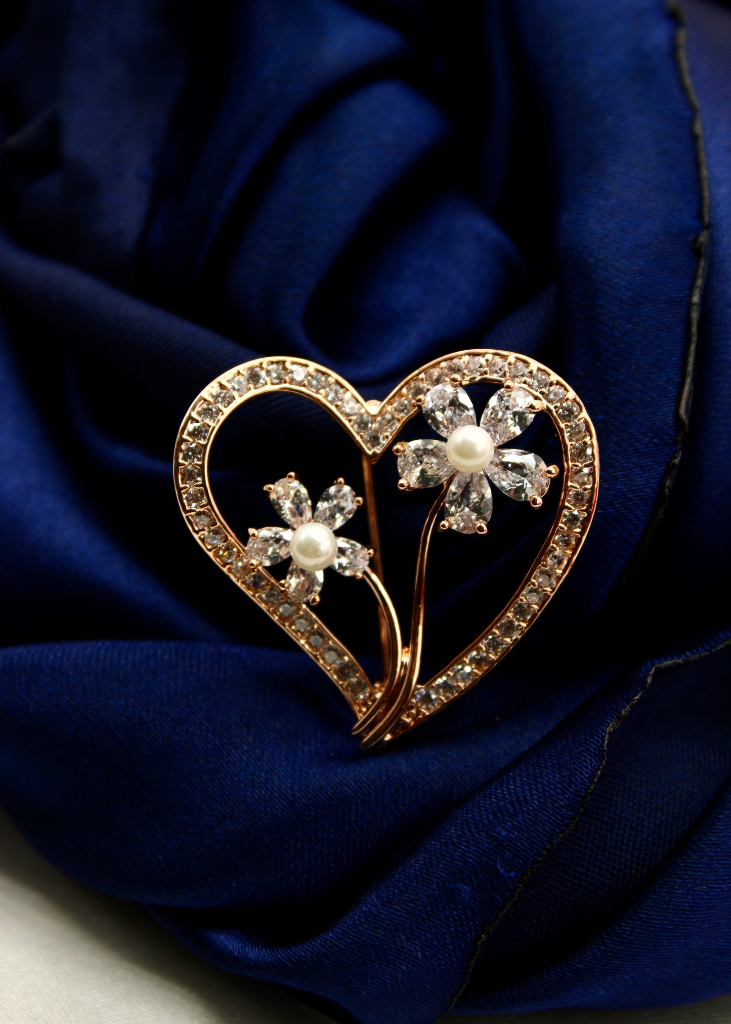 HEART WITH FLORAL DIA SAREEPIN