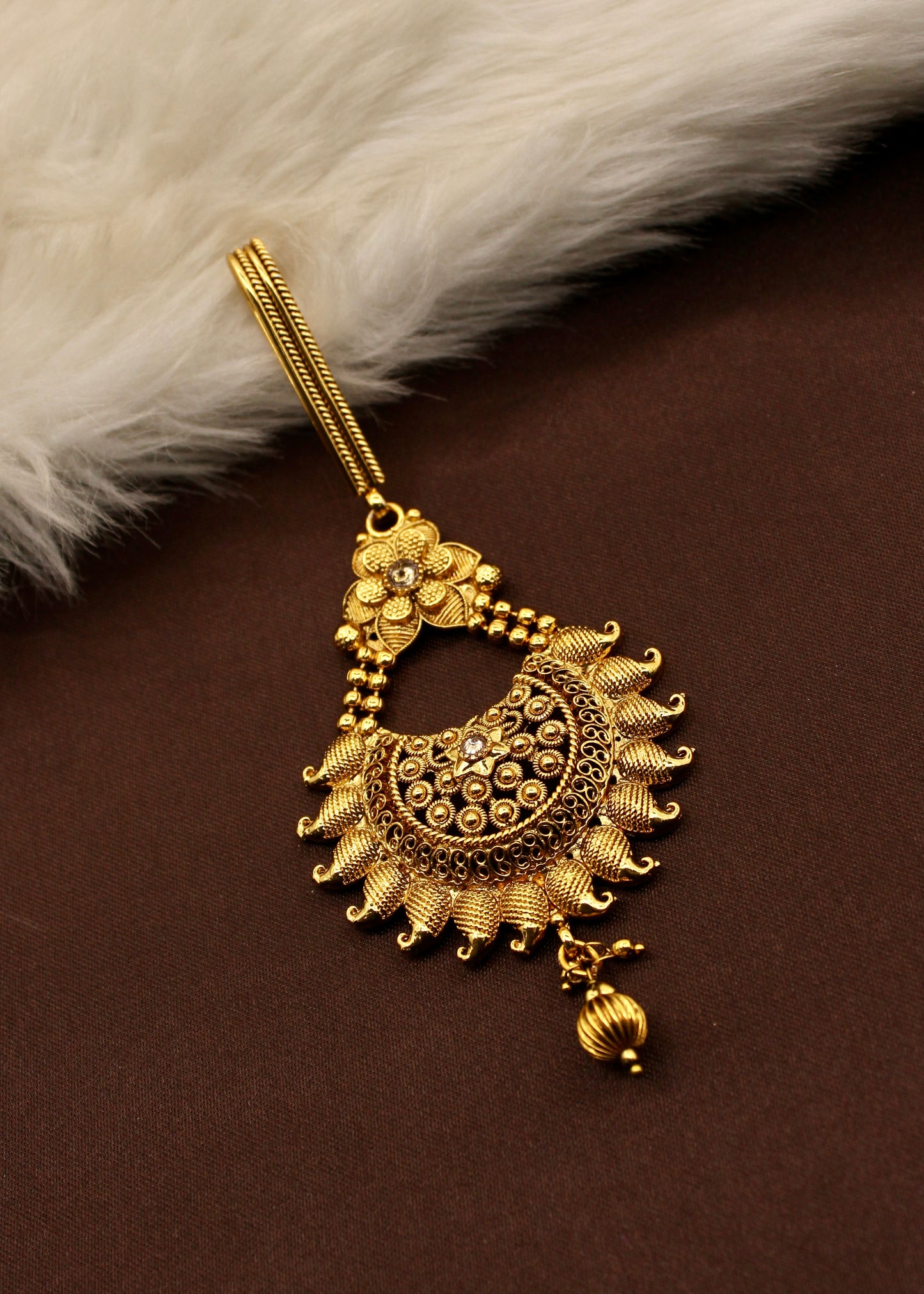 SLEEK FLORET TRADITIONAL CHALLA