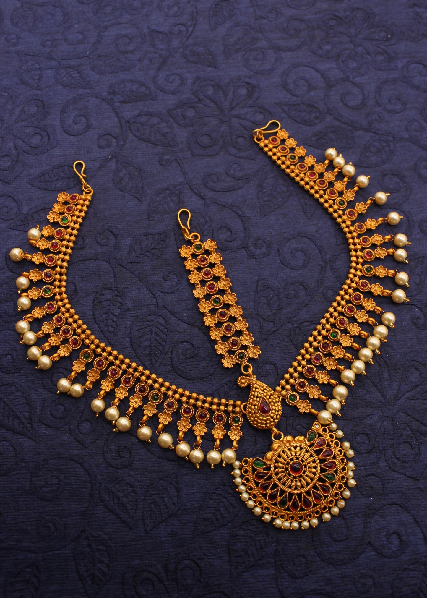 BEAUTIFUL AMRAPALI BINDI