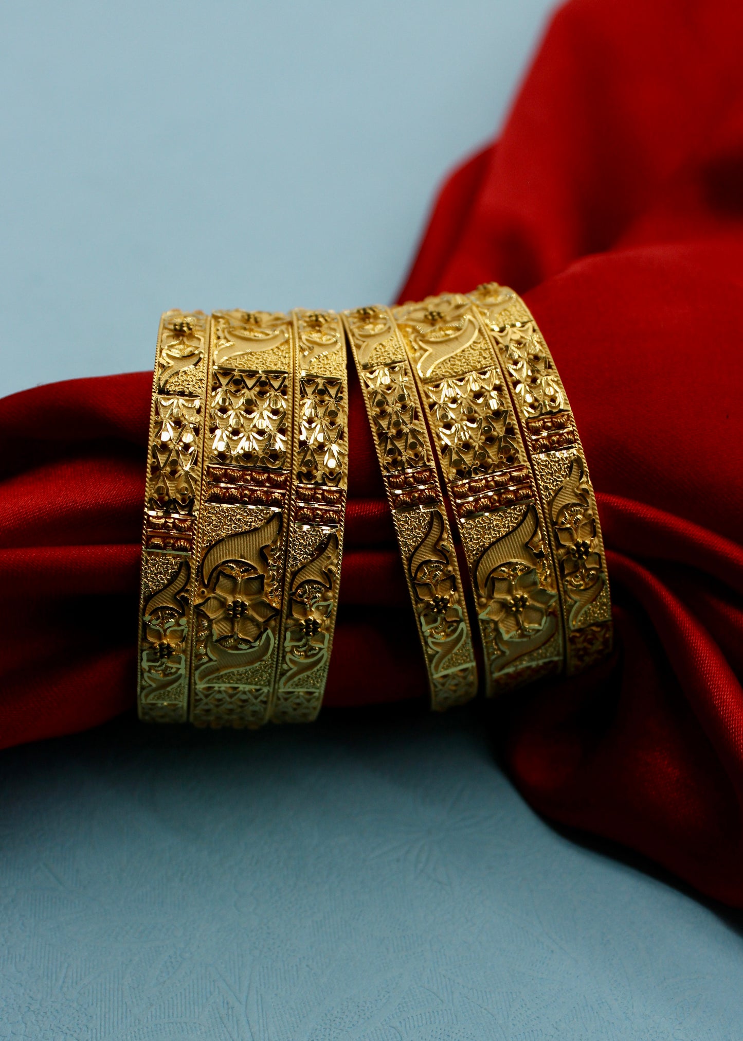 FLOWERET GOLD PLATED BANGLES