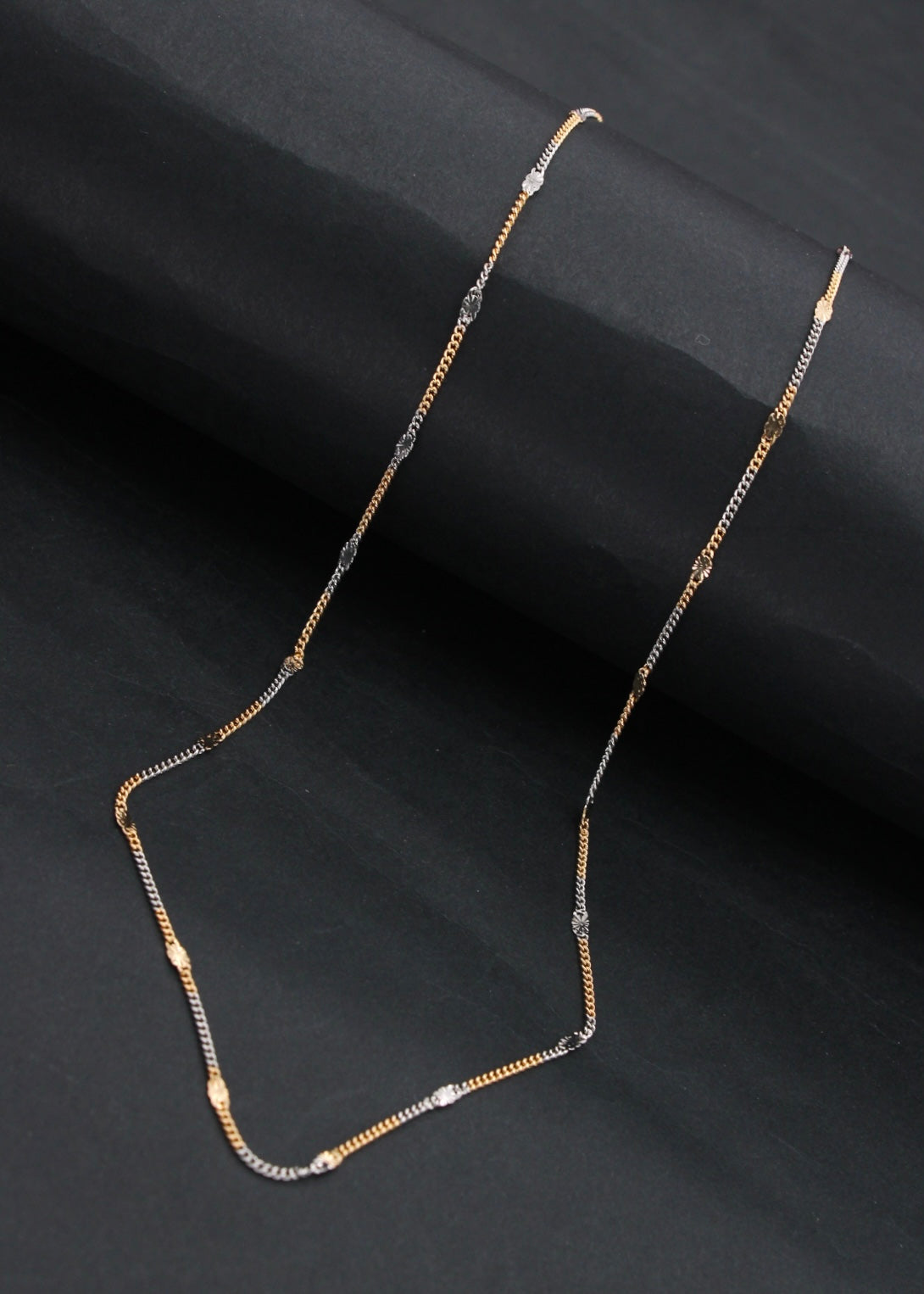 SLEEK GLOSSY DIA CHAIN