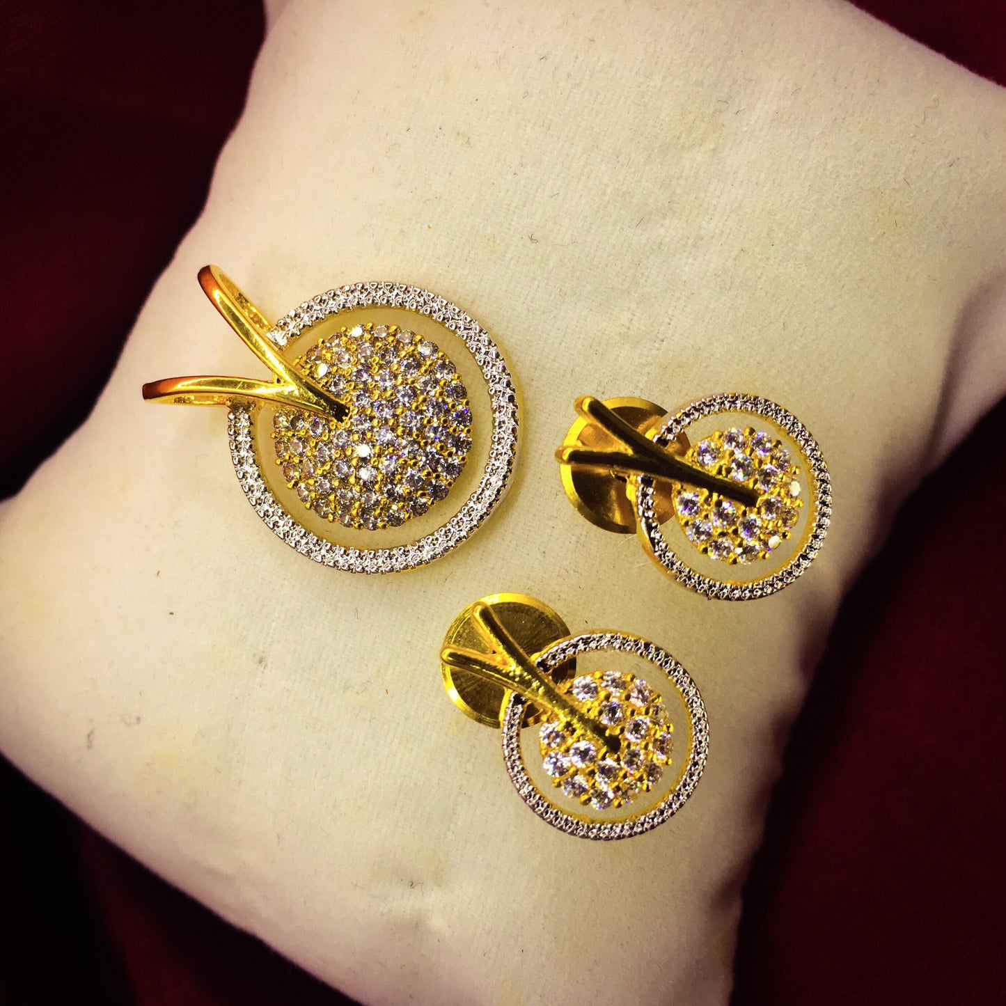 DIA DESIGNER PENDANT SET