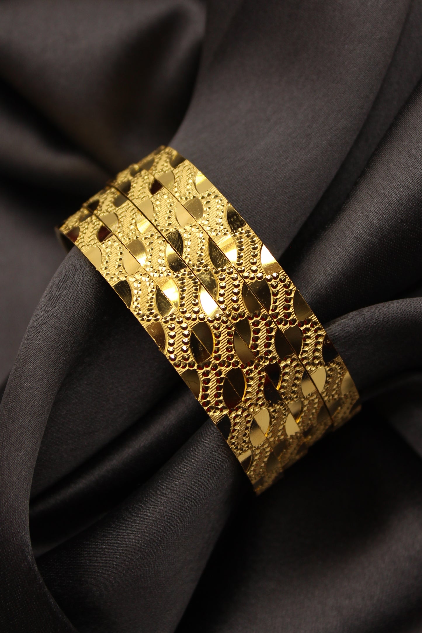 GOLD TONE STUNNING DESIGNER BANGLES