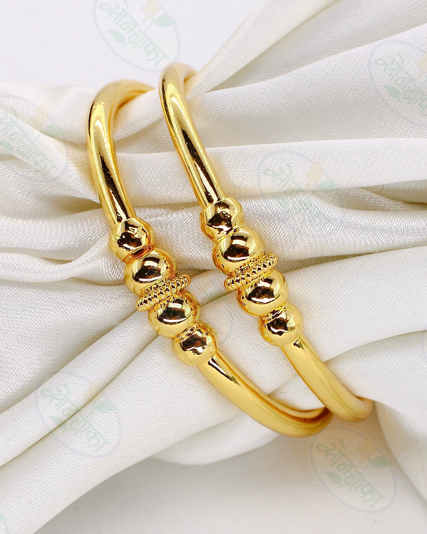 CLASSY GOLDEN BABY BANGLES