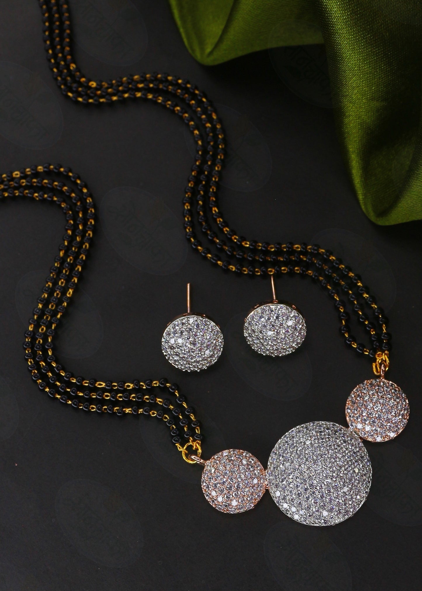 GLEAMING DIA MANGALSUTRA