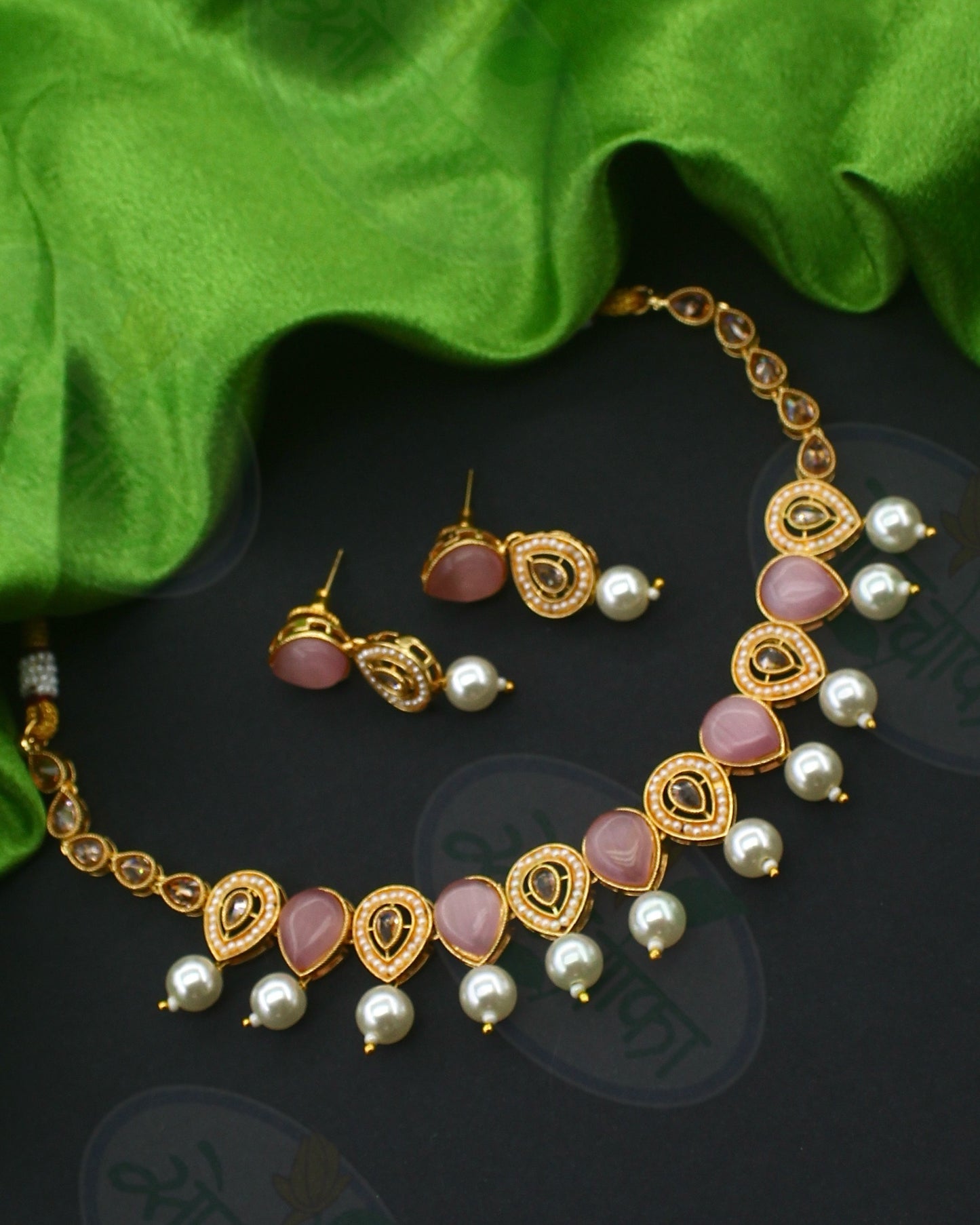 FANCY LEAFLET PEARL NECKLACE