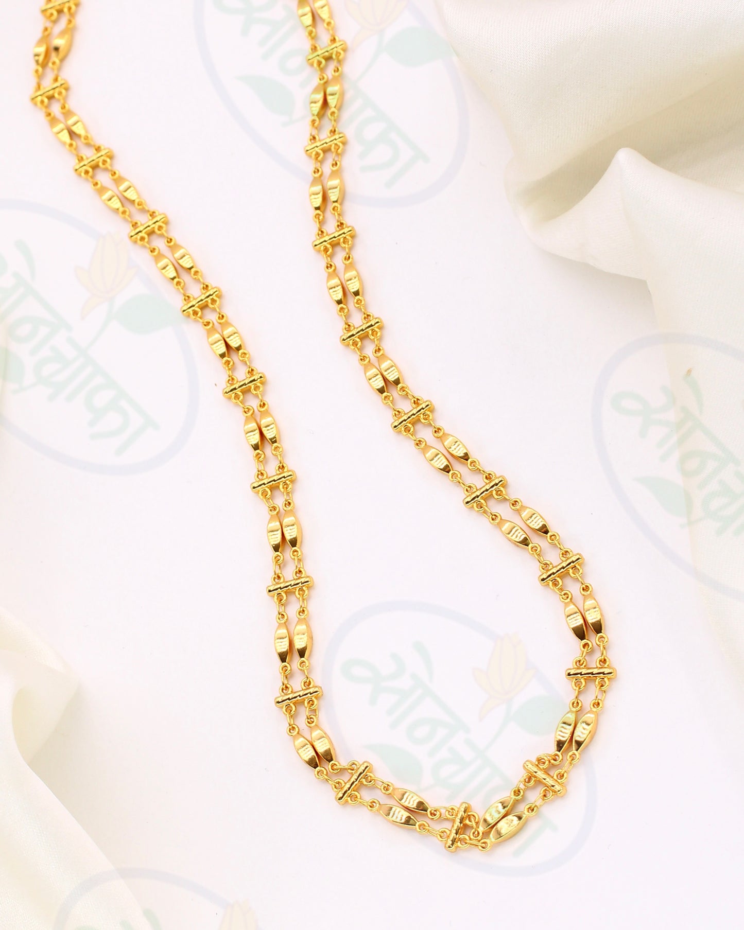 GOLDEN GLAM NECKLACE