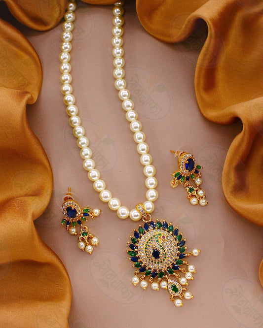 ROYAL CHARM PEARL NECKLACE