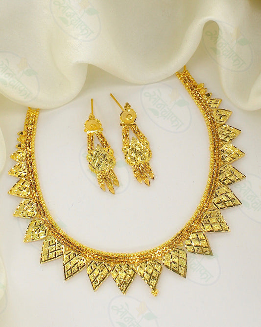 EXQUISITE GOLD PLATED NECKLACE