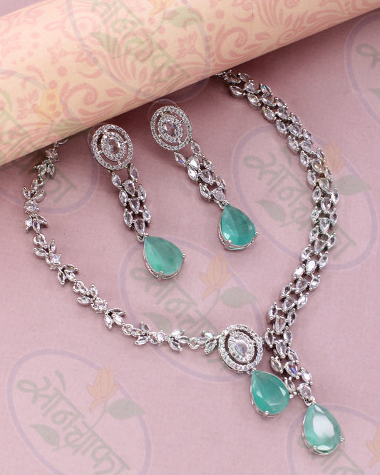 CLASSICAL DIAMOND NECKLACE