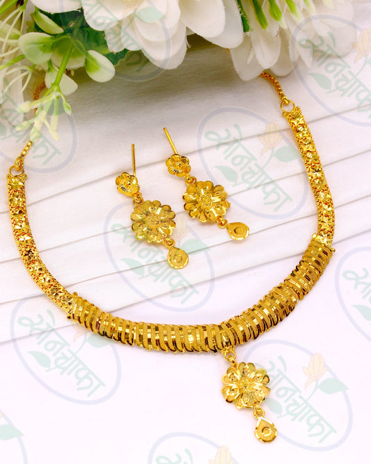 ETHEREAL GOLD PLATED NECKLACE