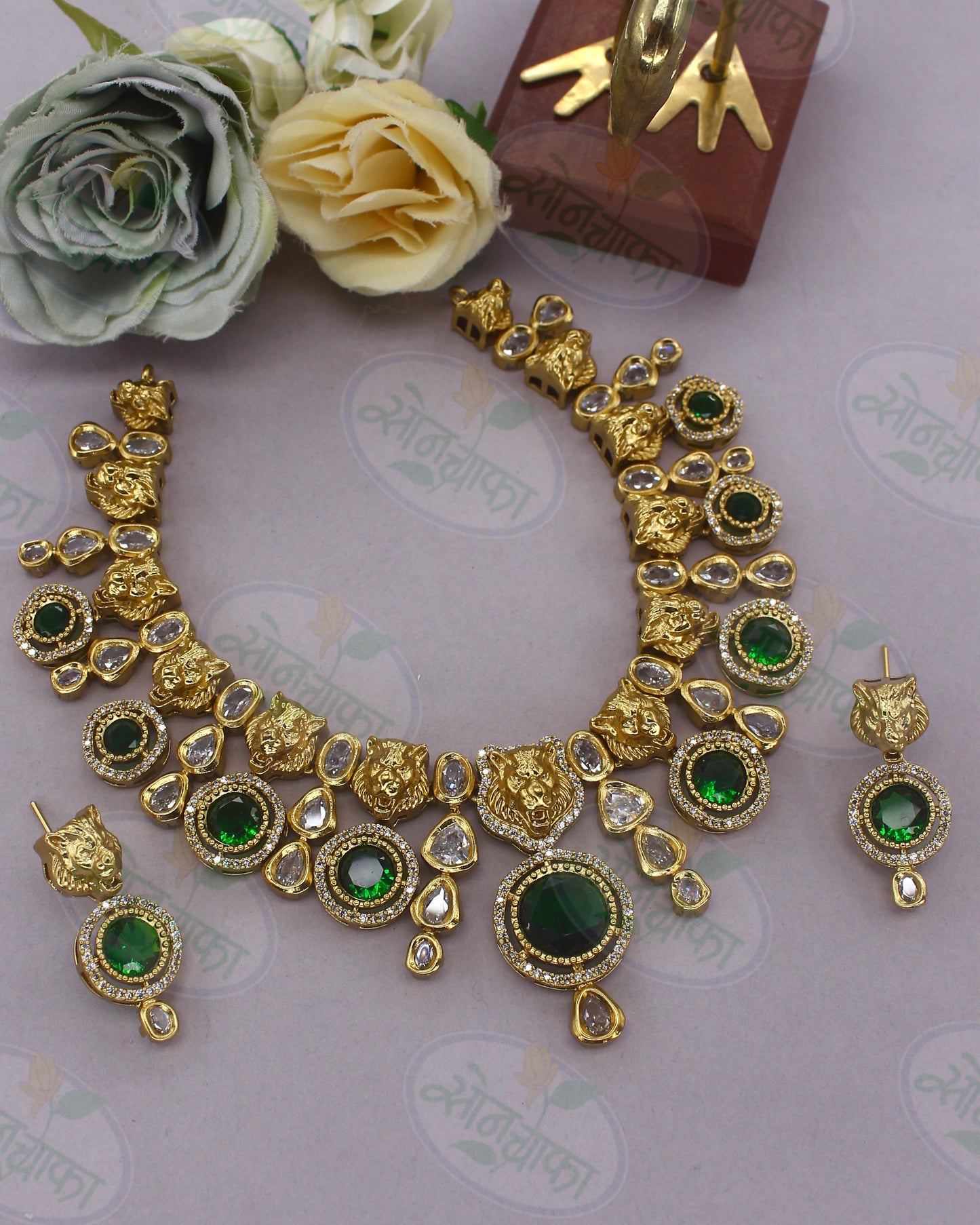 DAZZLING DESIGNER NECKLACE