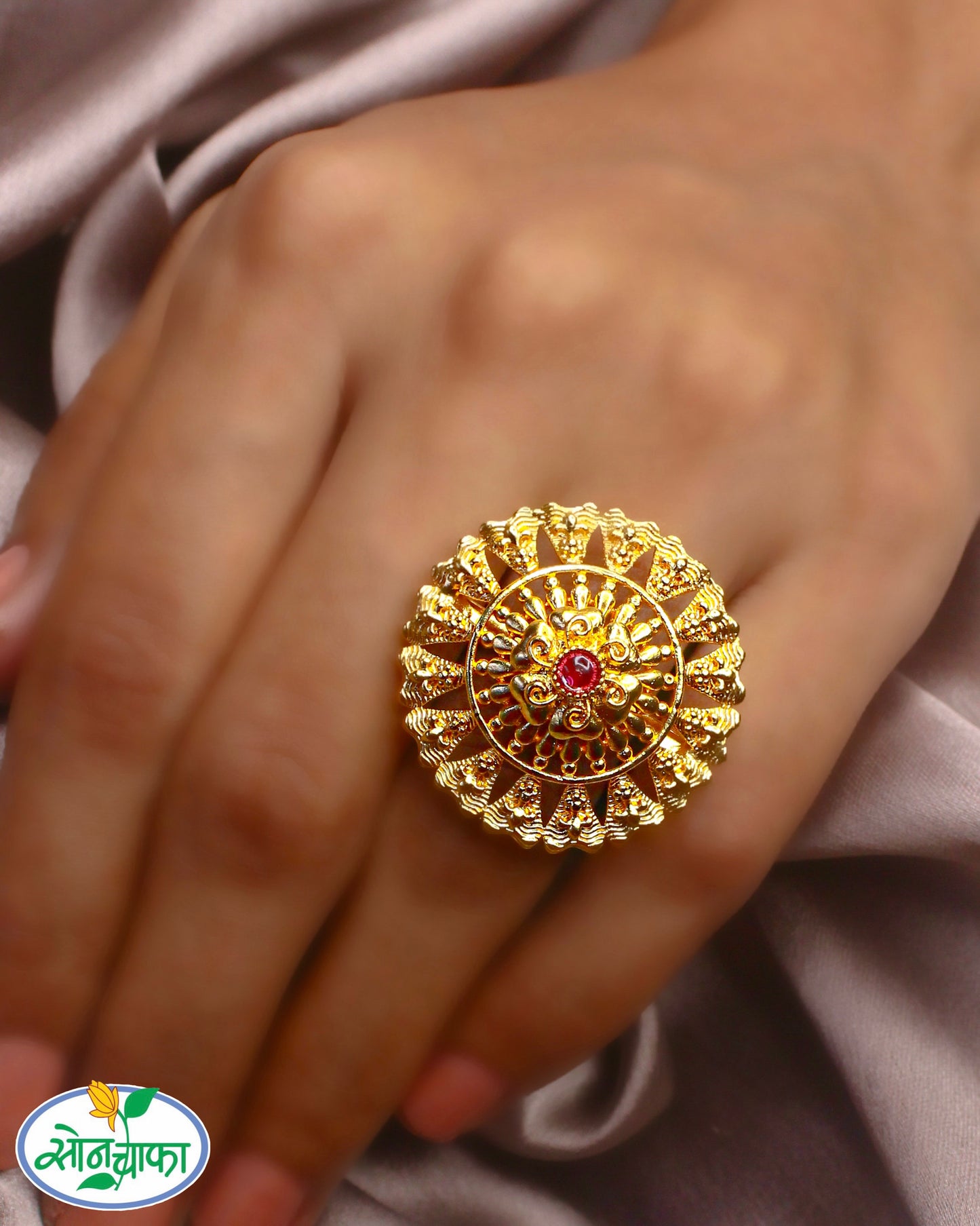 BRILLIANT ANTIQUE RING