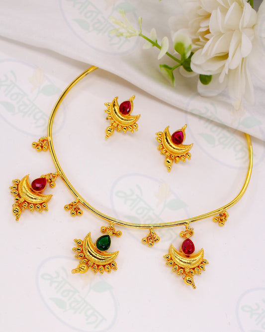 TRADITIONAL NECKLACE