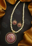 CLASSIC MOTI NECKLACE