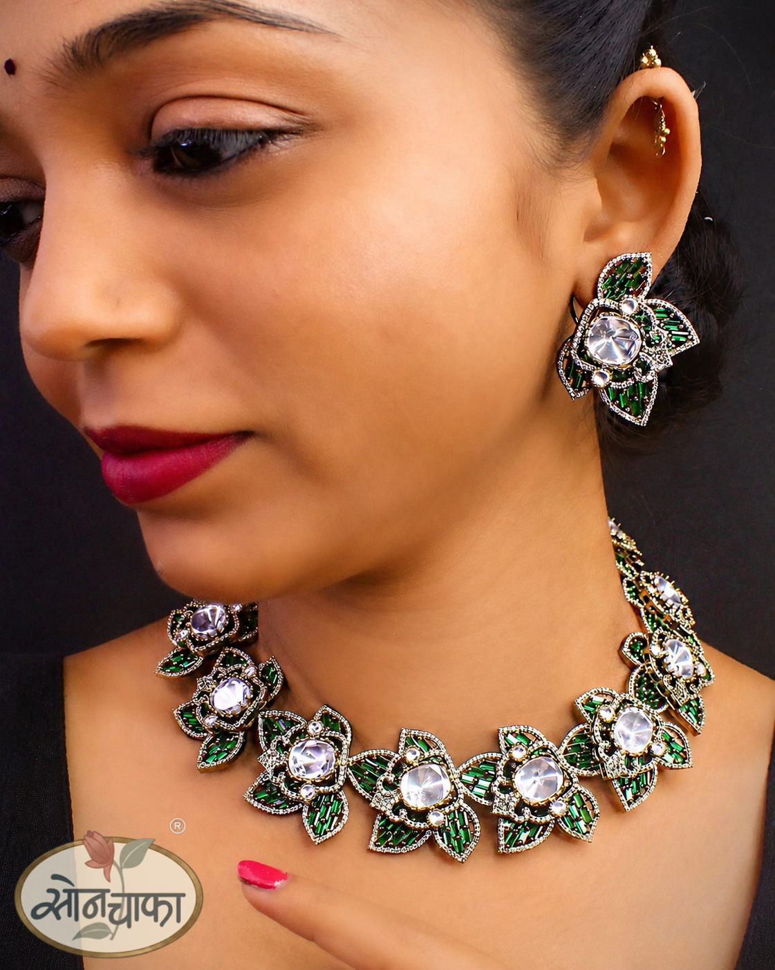 LOTUS FLORAL SHAPE NECKLACE